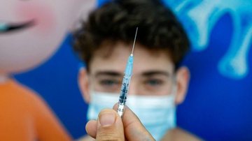 Vacinação para adolescentes começa nesta semana em SP - AFP/Jack Guez