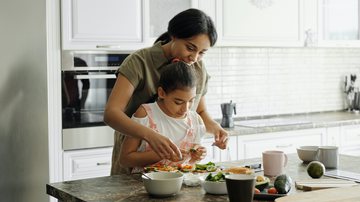 A inclusão das crianças na cozinha é um incentivo à alimentação saudável