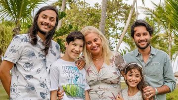 Michelle Meneses e os 4 filhos - Foto: arquivo pessoal