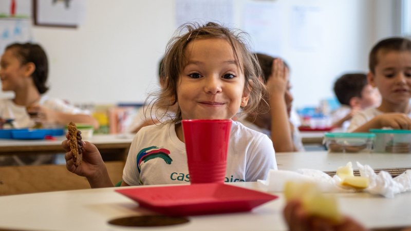 A alimentação saudável na infância ajuda a criança a manter a prática por toda a vida - Divulgação / Escola Castanheiras