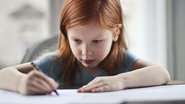 Imagem Escrever à mão pode tornar crianças mais inteligentes