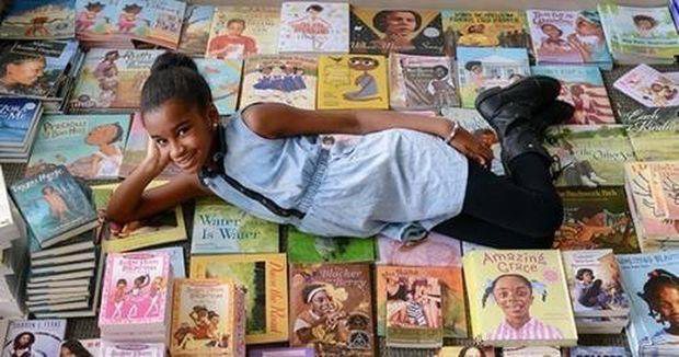 Imagem Cansada de ler sobre garotos, menina reúne 4.000 livros com garotas negras