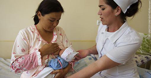 Imagem UNICEF: 77 milhões de recém-nascidos não recebem leite materno na 1ª hora de vida