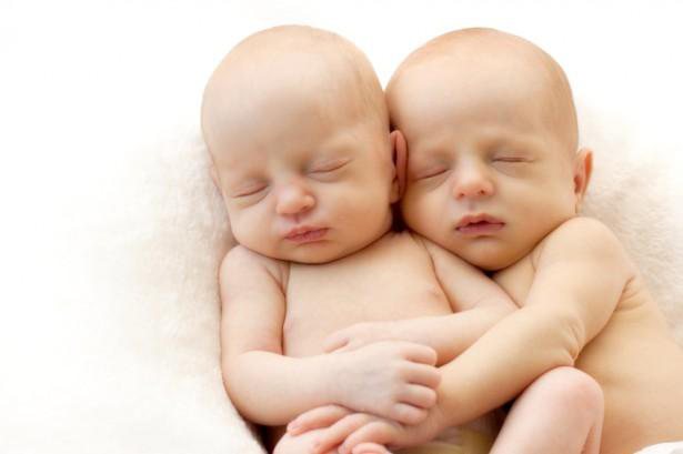 Imagem Conheça a síndrome rara que afeta até 15% das gestações de gêmeos que dividem a mesma placenta
