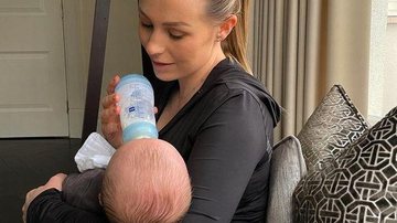 A inglesa Kate Ferdinand, estrela de reality show, opta por não amamentar seu bebê e conta que teve medo de admitir. Amamentar é um direito da mãe e do bebê e não uma obrigação - Instagram pessoal
