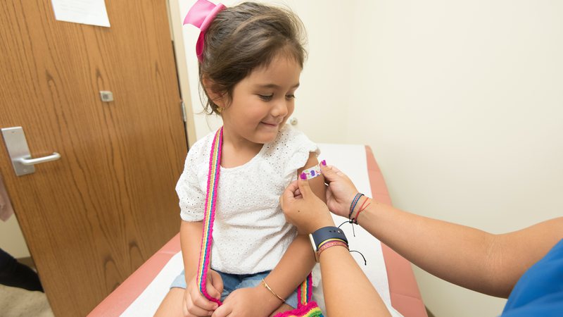 Pediatra Andreza Gilio explica que é preciso vacinar crianças contra Covid-19