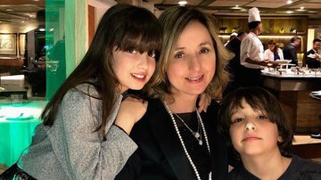 Rosana Beni e os filhos Anita e Raphael, de 13 anos