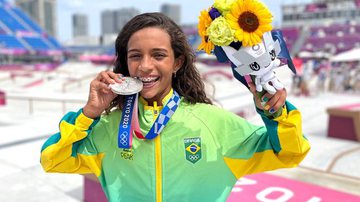 Julio Detefon (CBSk)/Reprodução - A "Fadinha" (apelido de Rayssa Leal) é a brasileira mais jovem da história a subir em um pódio olímpico.